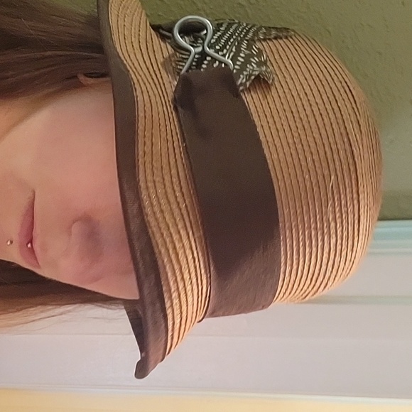 Women's Cloche Hat - Picture 2 of 3